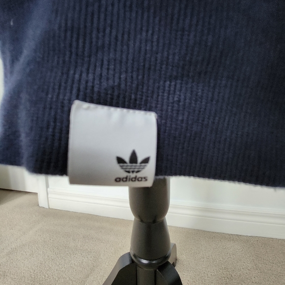 Adidas sweatshirt, ladies xs, fits long - Picture 2 of 5